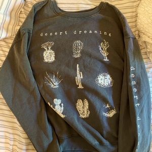 Super cute cactus crewneck!!!!